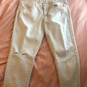 Cream Ripped Knee Jegging